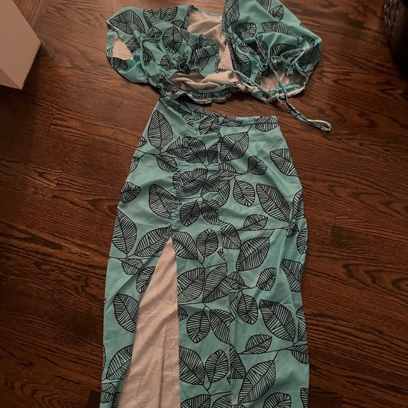 NWOT SHEIN two piece palm set in size medium